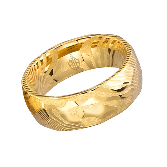 Gold Damascus steel men's wedding band – a unique and durable ring featuring intricate, layered patterns for a one-of-a-kind design.